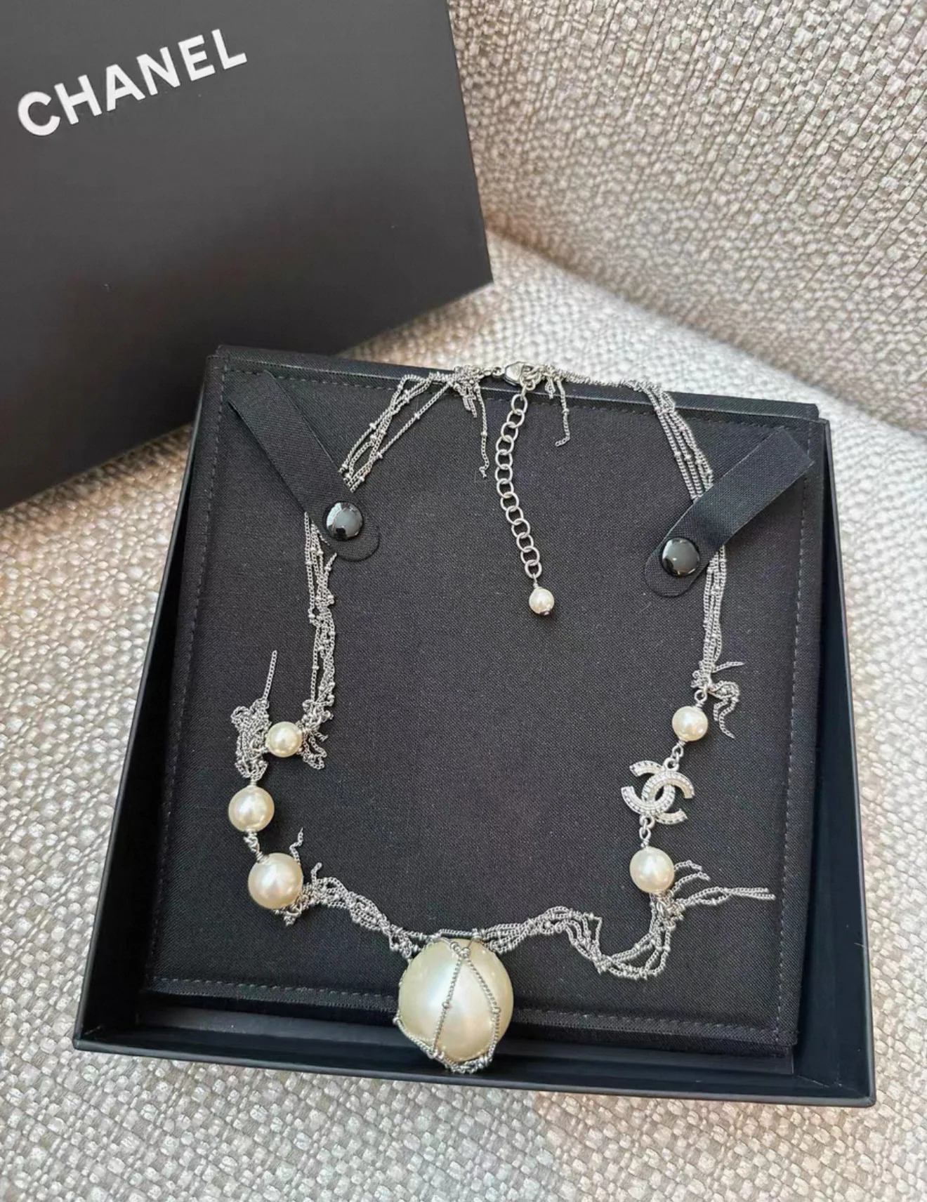 Chanel 14P Pearl and Diamond Double C Tassel Necklace - Image 3