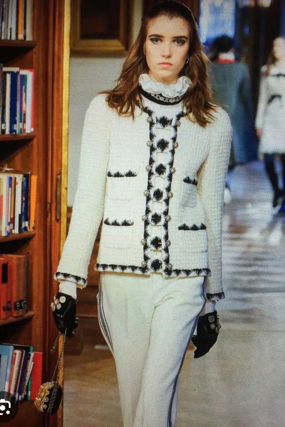 Chanel 15A Paris-Salzburg ecru tweed jacket size 36 - Image 8