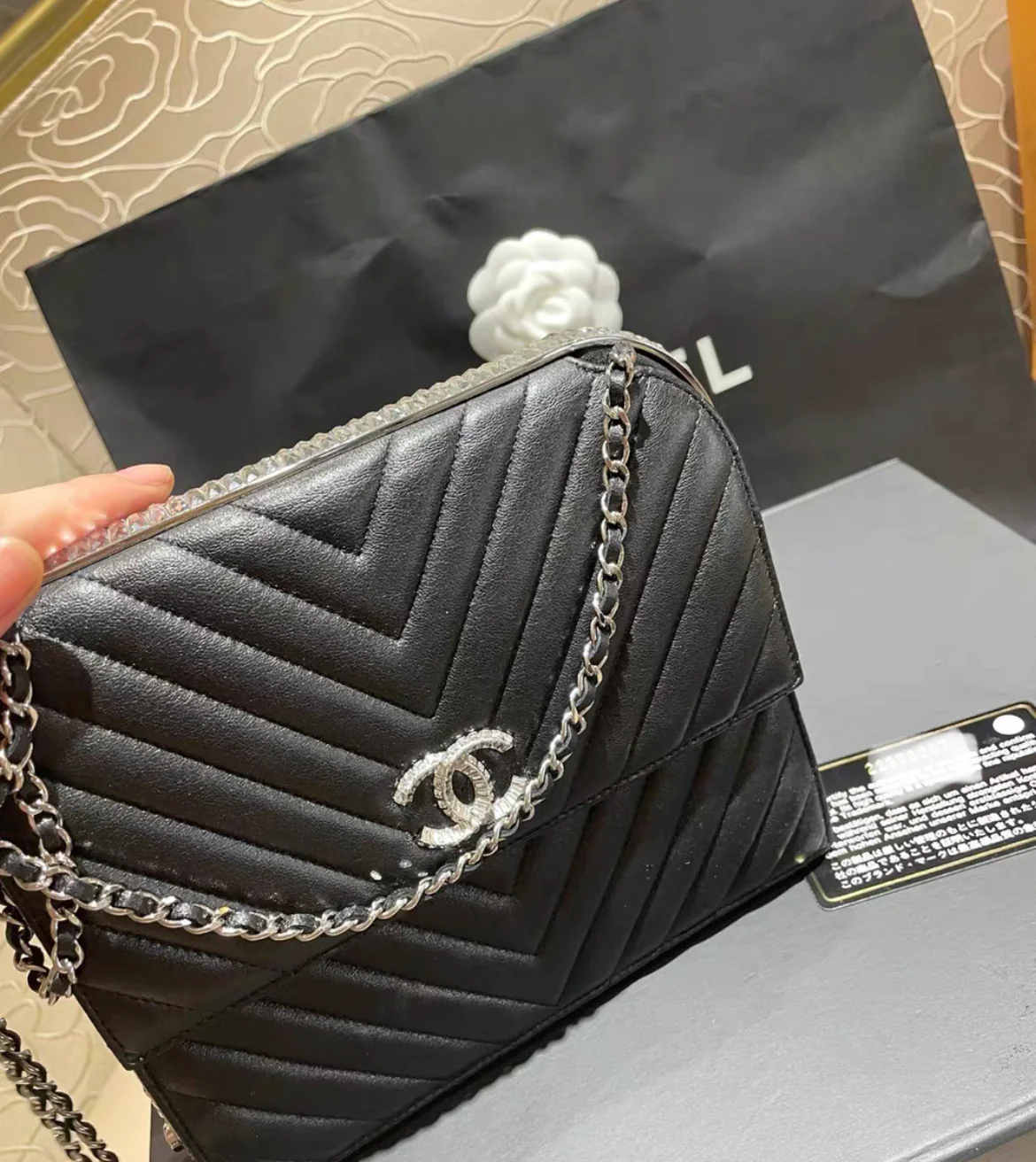 CHANEL 15C PARIS DUBAI CLUTCH ON CHAIN BAGUETTE CRYSTAL BLACK - Image 2
