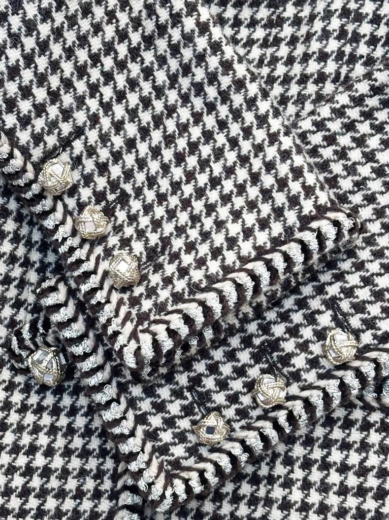 Chanel 15K brown houndstooth knotted crystal-buttoned coat - Image 3
