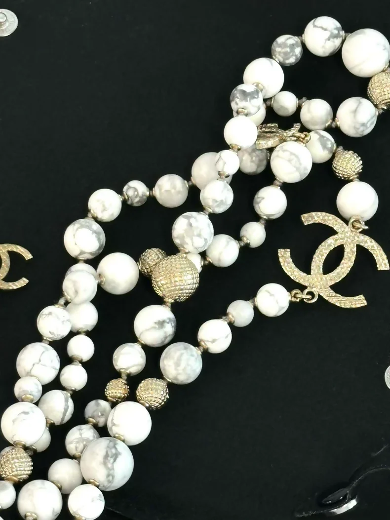 Chanel 16A necklace marble pearls - Image 3