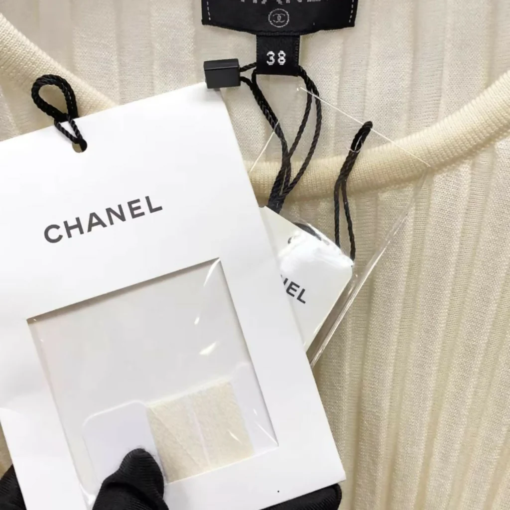 Chanel 16A ecru knitted top - Image 3