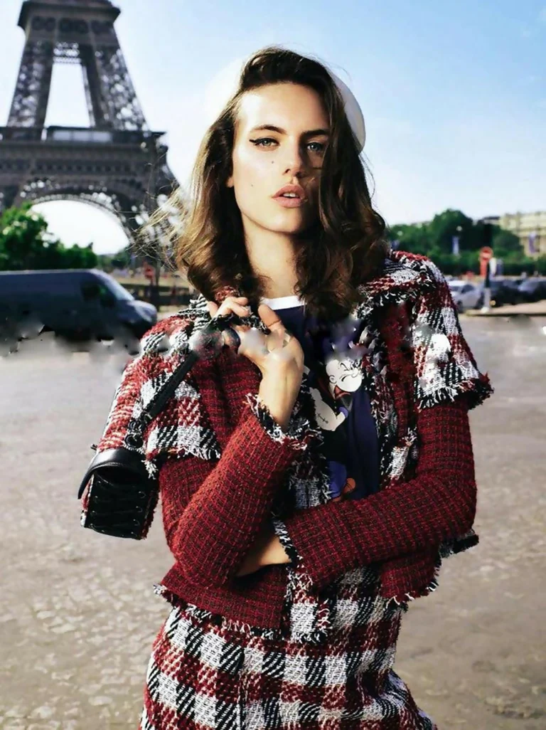 Chanel 16A Runway Burgundy Plaid Tweed Fringe Jacket FR 40 - Image 2