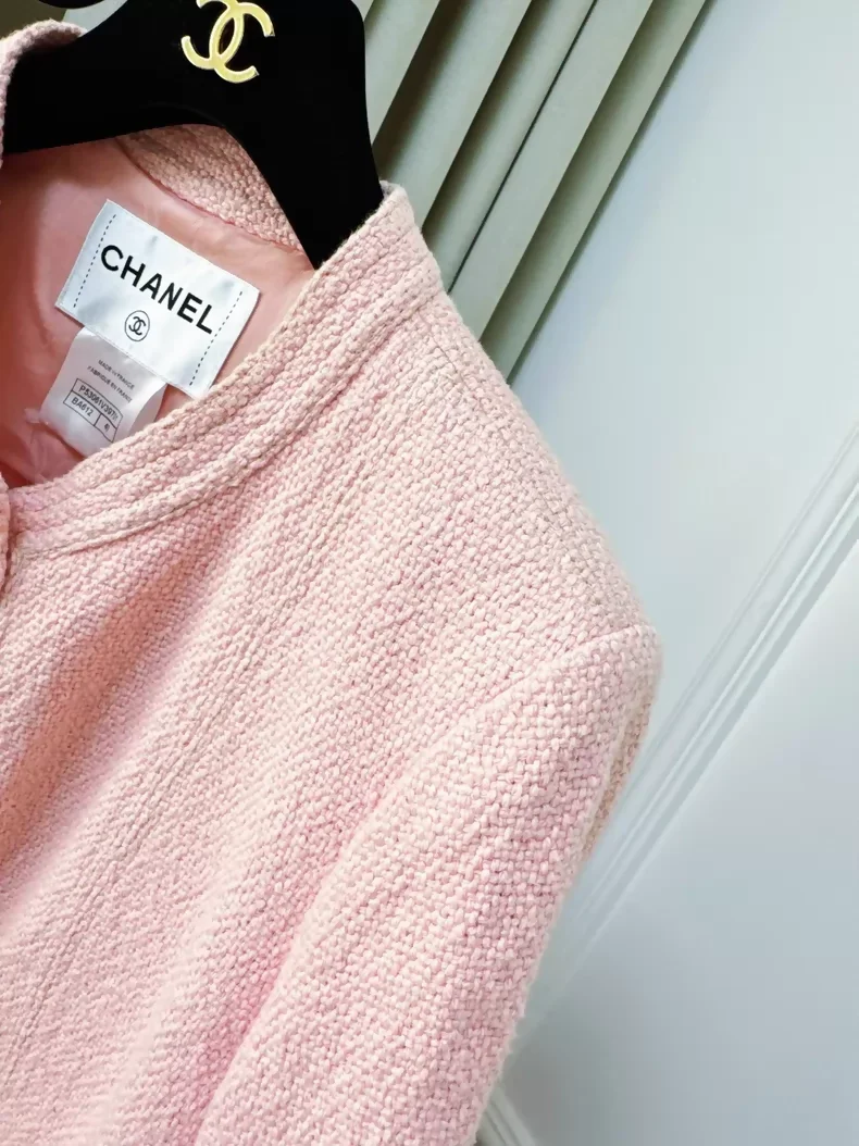 Chanel 16C Pink Tweed Jacket - Image 2