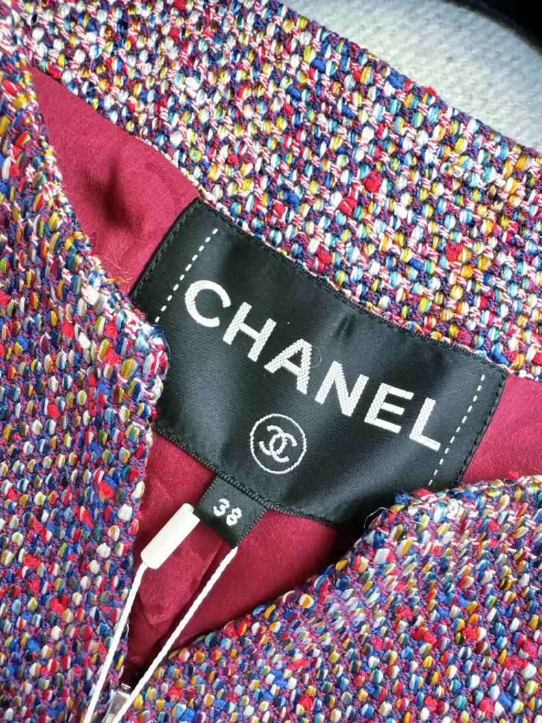 Chanel 17 Pink-Purple Gradient tweed Jacket - Image 4