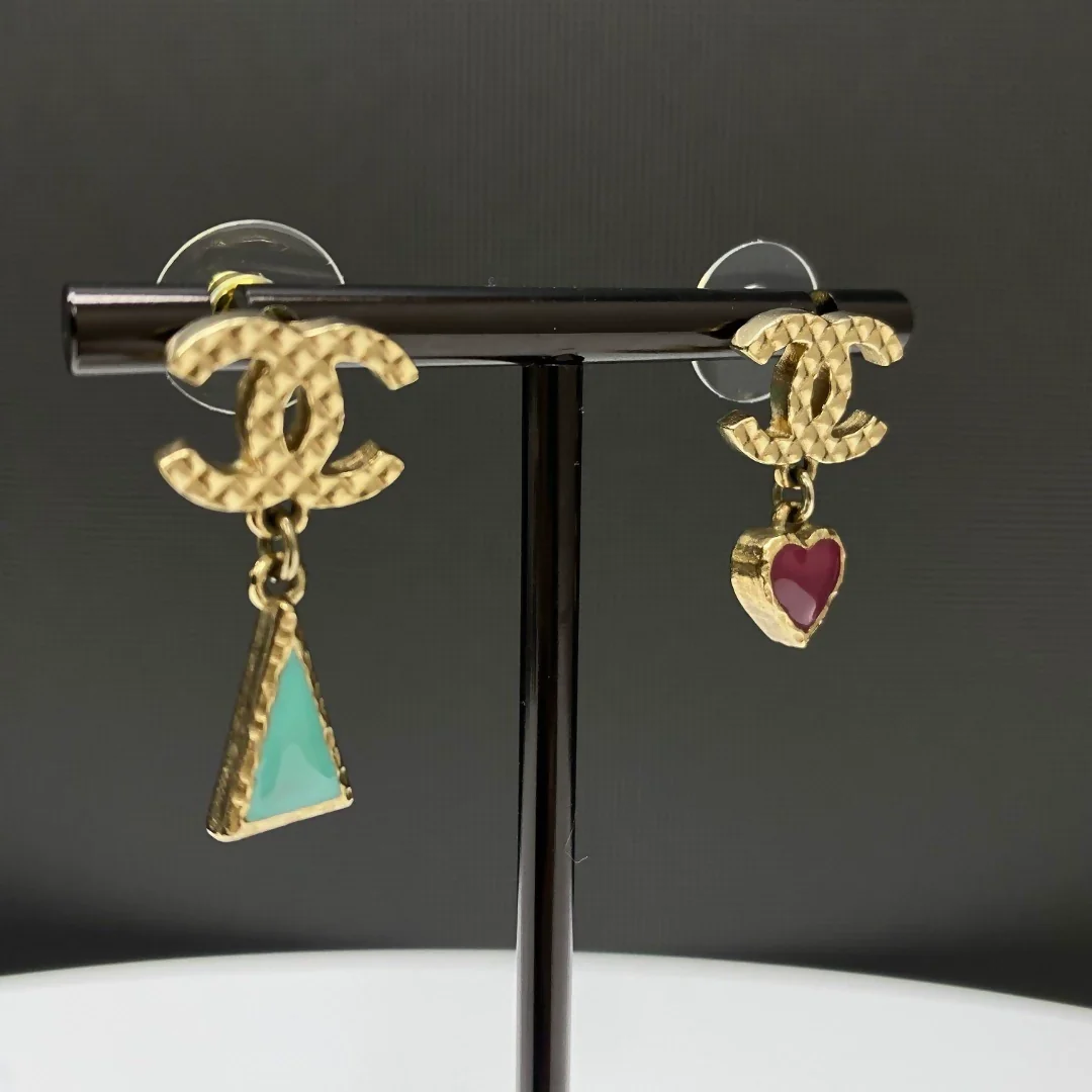 Chanel 17A Egyptian series gold diamond enamel double C pendant earrings - Image 2