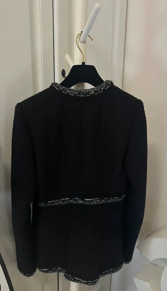 Chanel 17A black tweed jacket 40FR - Image 2