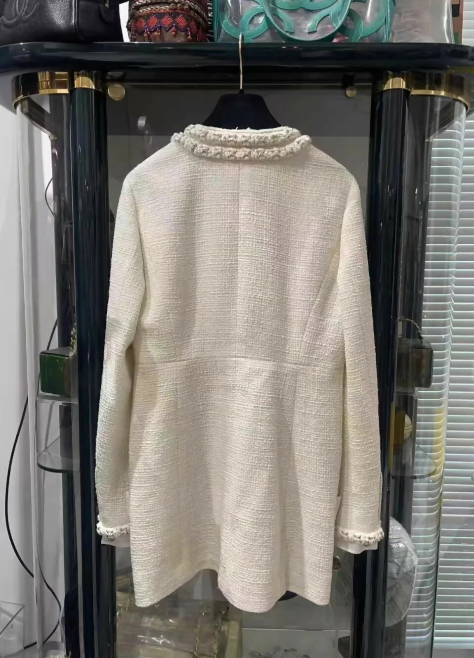 Chanel 17A ecru tweed jacket - Image 2