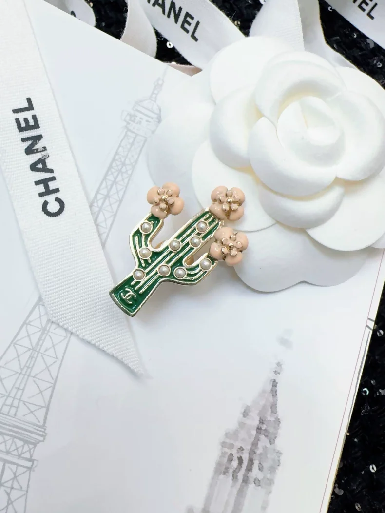 Chanel 17C Cactus Flower brooch - Image 2