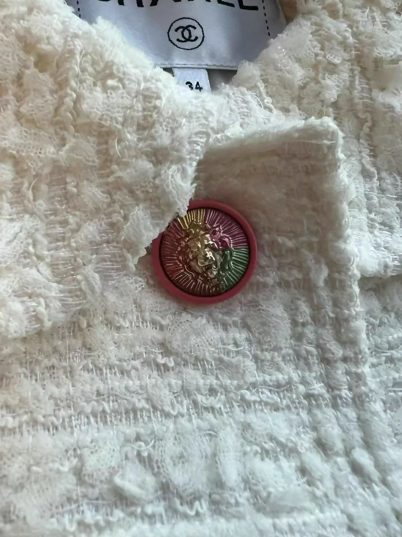 Chanel 17P white tweed jacket - Image 2