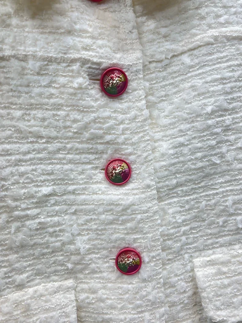 Chanel 17p white tweed jacket - Image 3