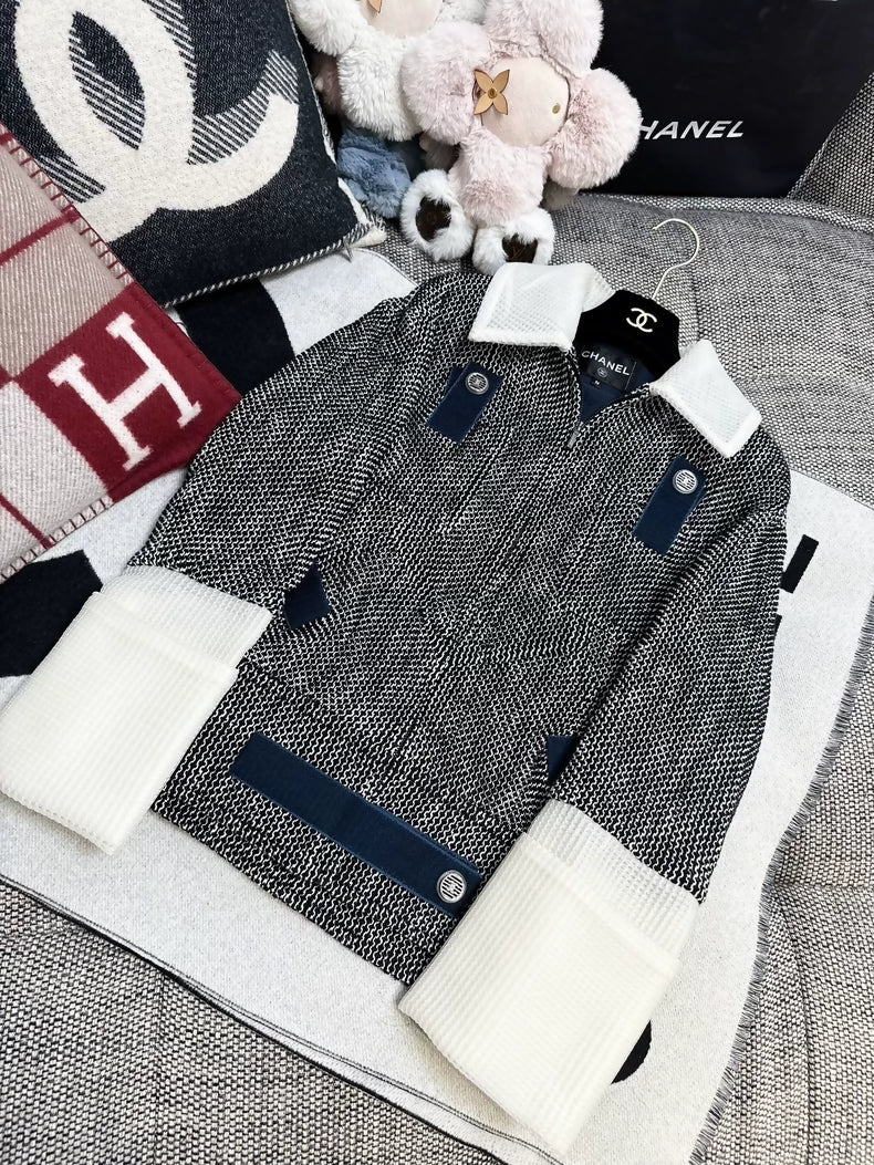 Chanel 17S blue, black and white tweed sweater - Image 2