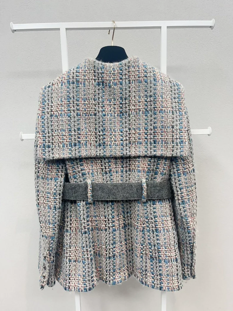 Chanel 18A colorful tweed cape jacket - Image 2