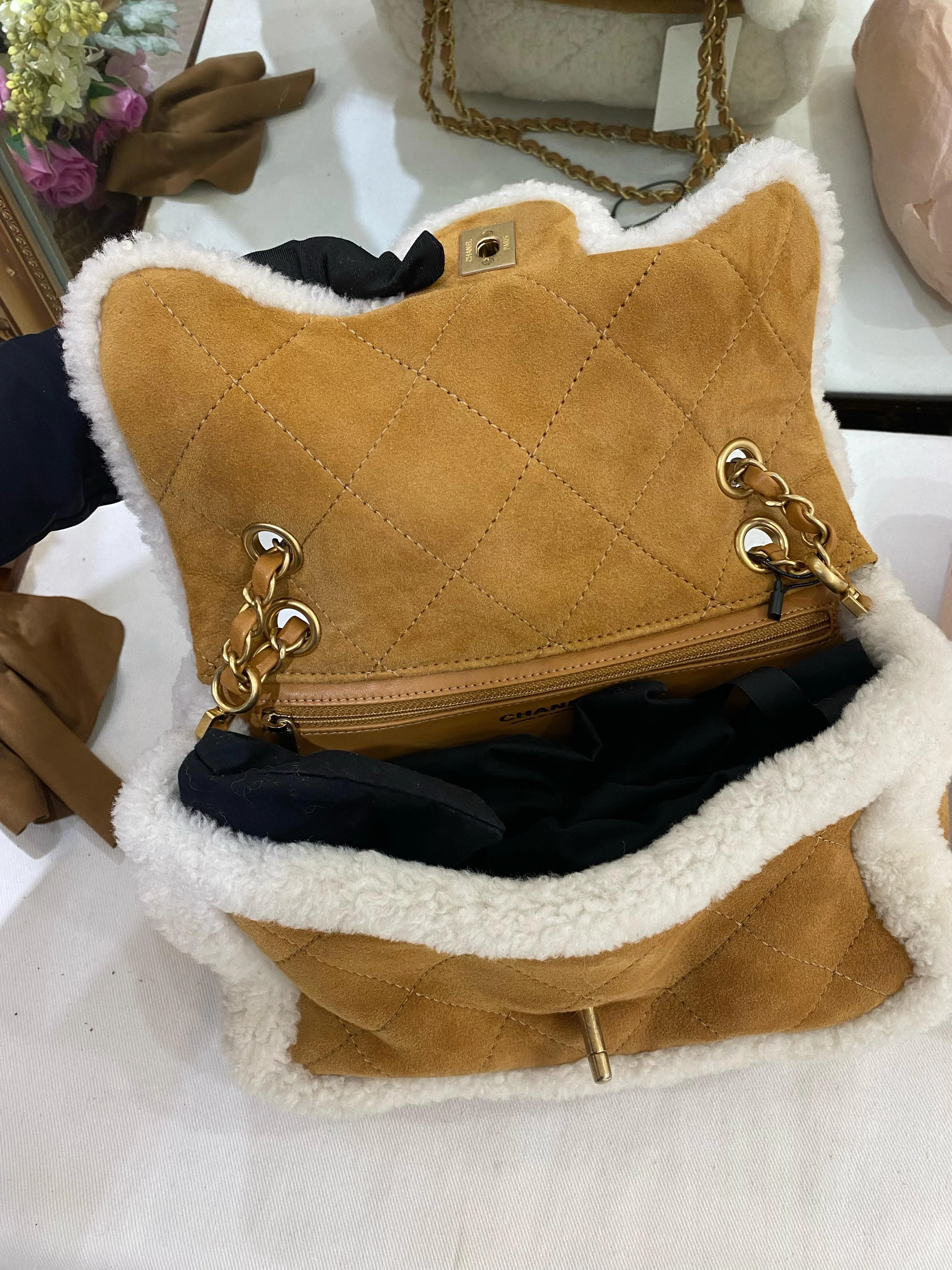 Chanel 18 Shearling Coco Neige Flap Bag - Image 12