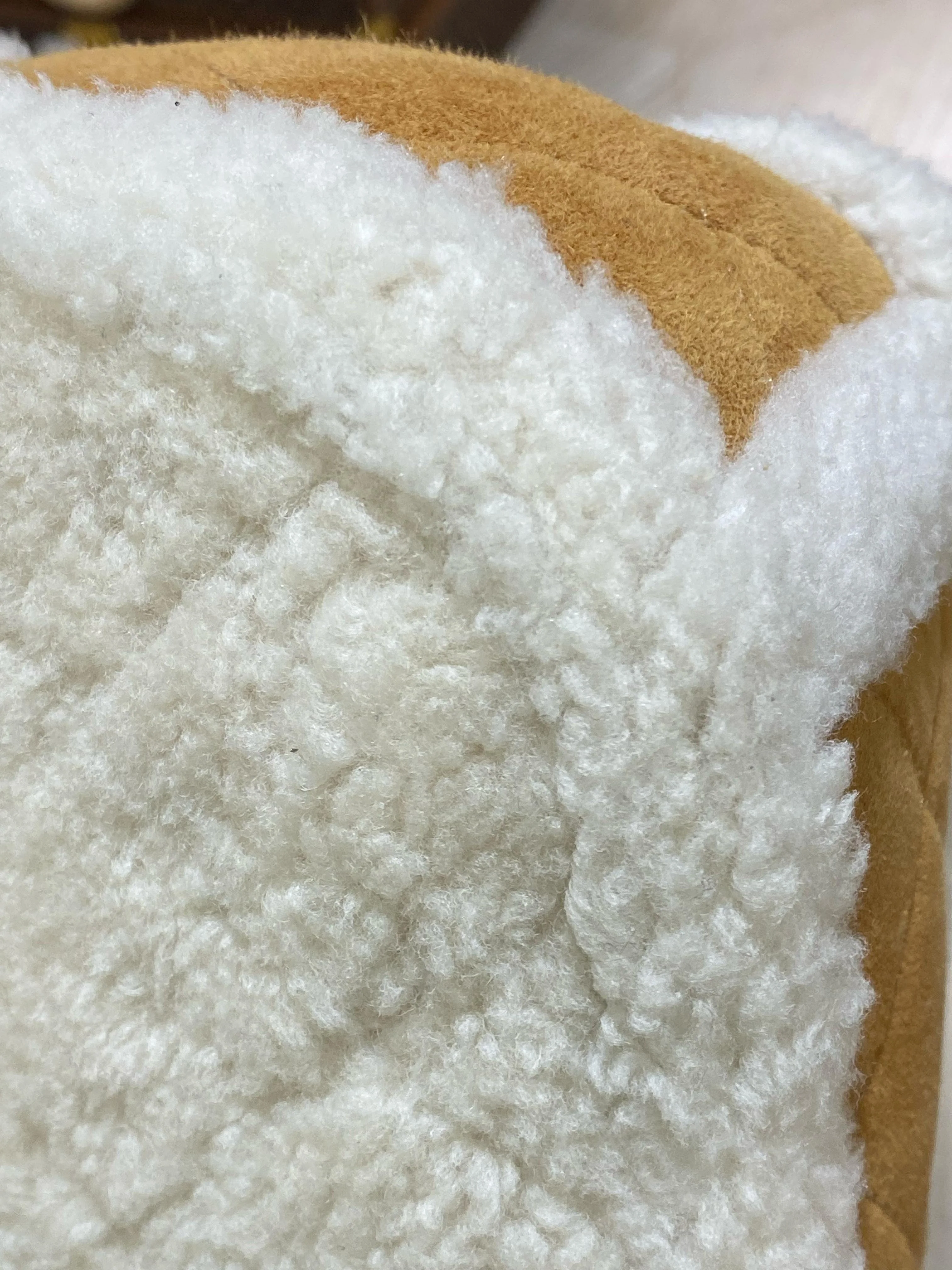 Chanel 18 Shearling Coco Neige Flap Bag - Image 8