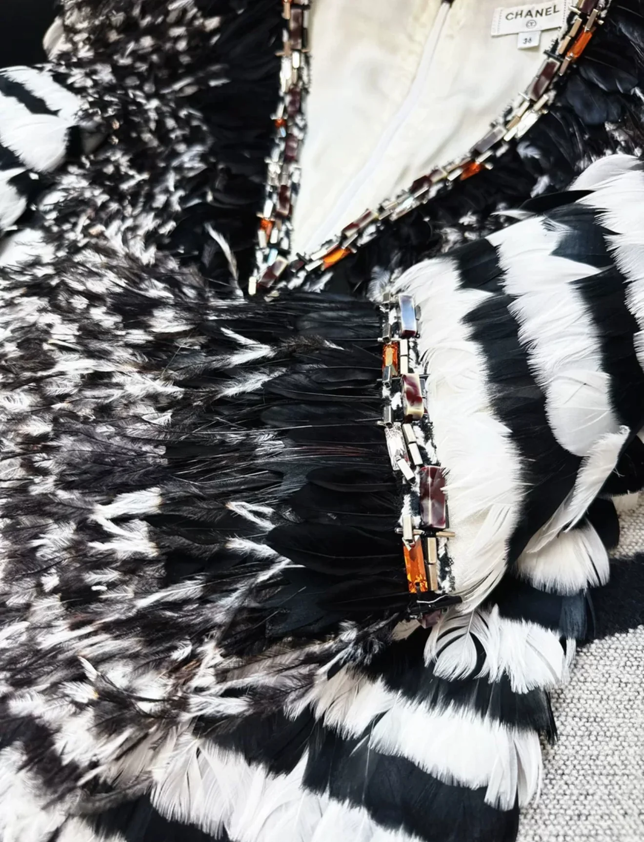 Chanel 18A black and white feather couture dress - Image 6