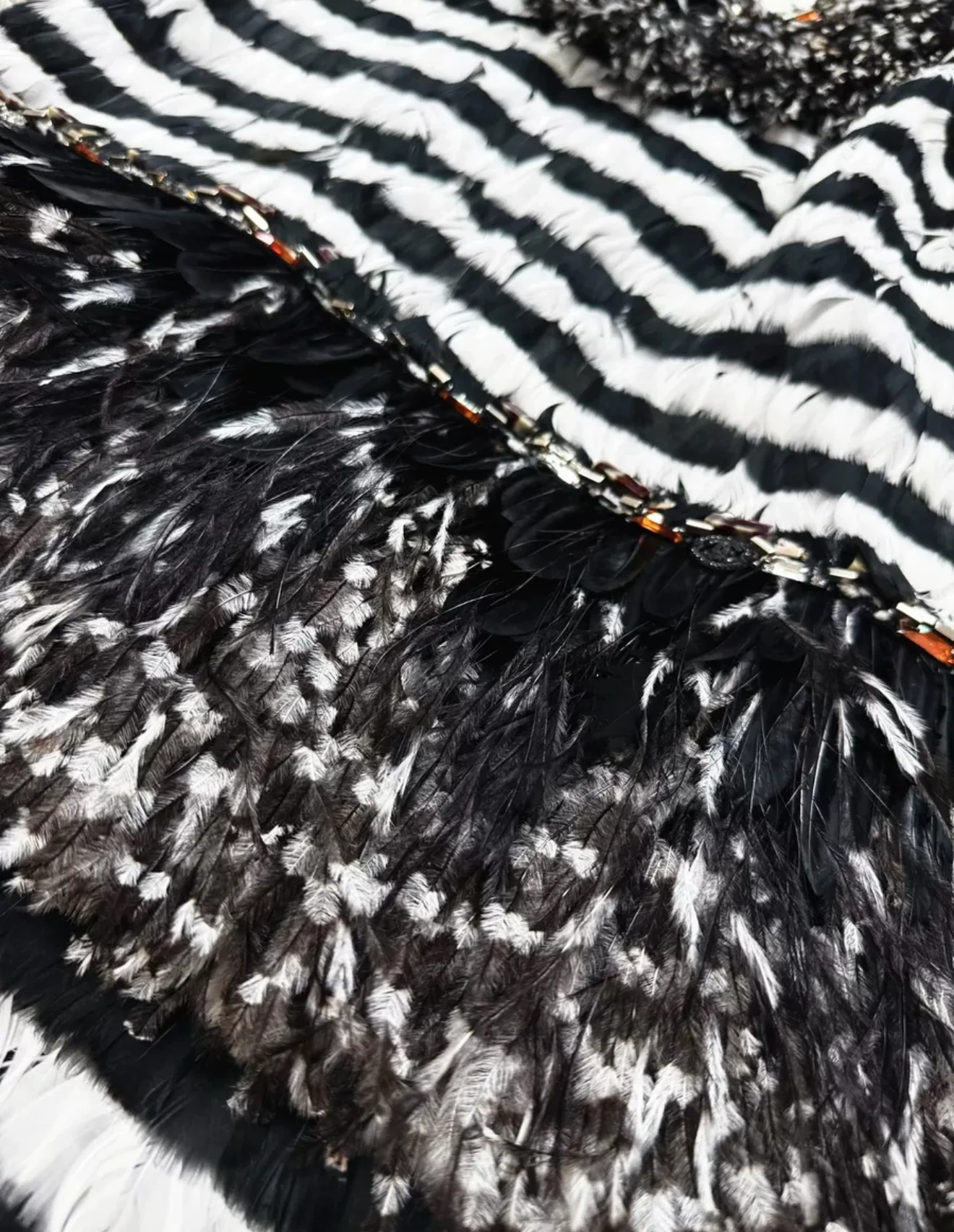 Chanel 18A black and white feather couture dress - Image 7