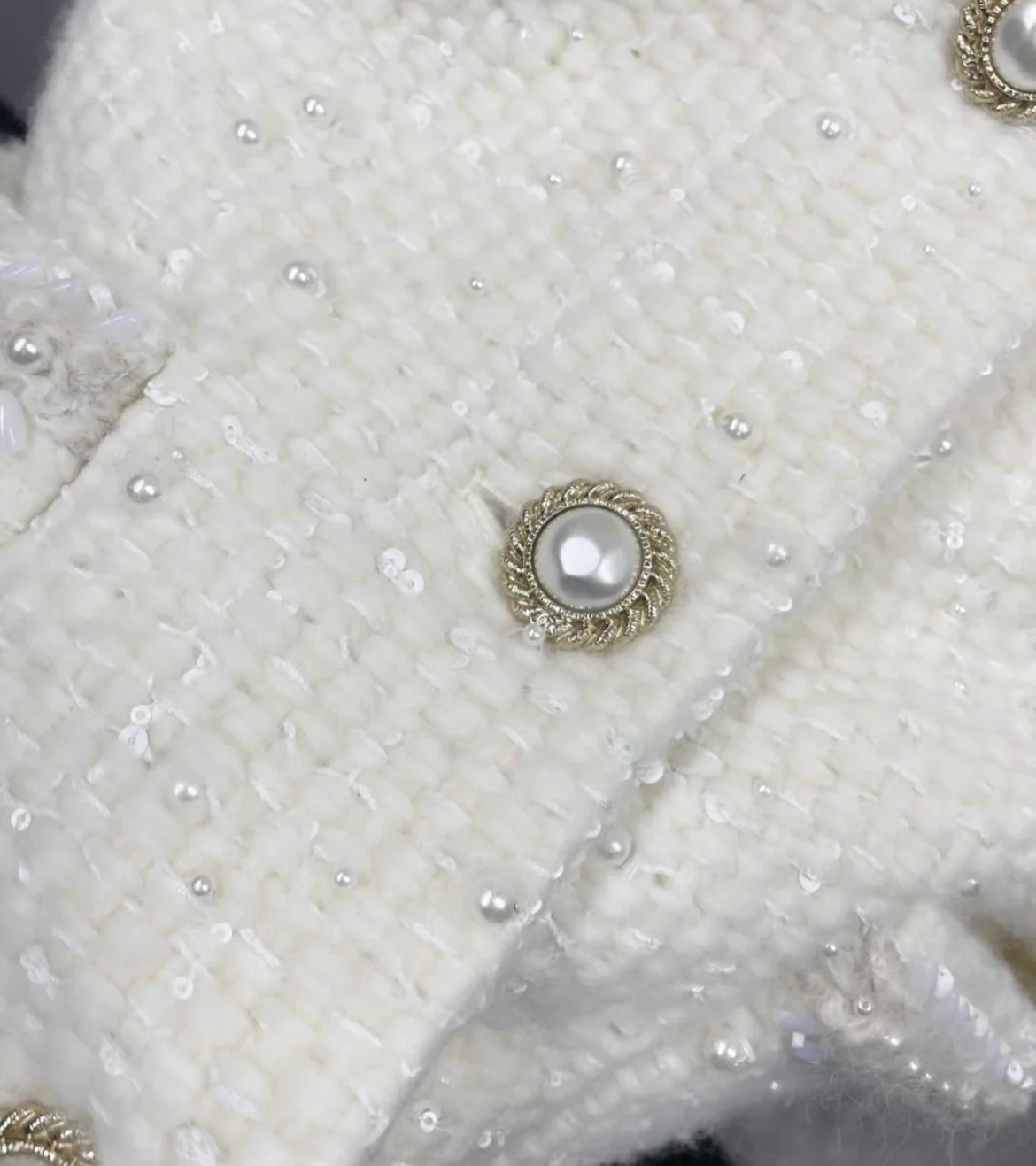 Chanel 18A Paris-Hamburg Ecru/White Pearly Tweed jacket pearl buttons size 36 - Image 3