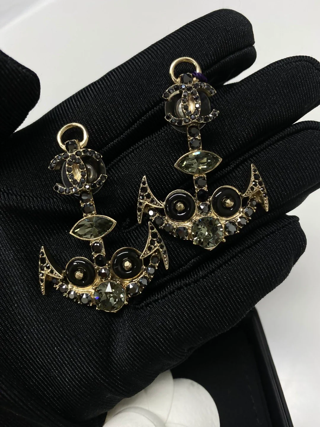Chanel 18A anchor earrings - Image 2