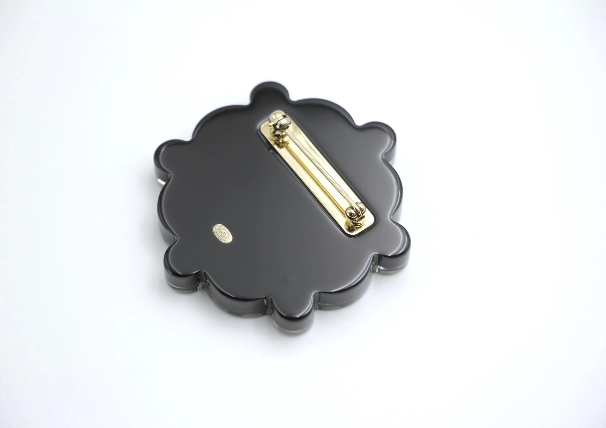 Chanel 18B Resin Imitation Pearl Snowflake Black And White Brooch - Image 10