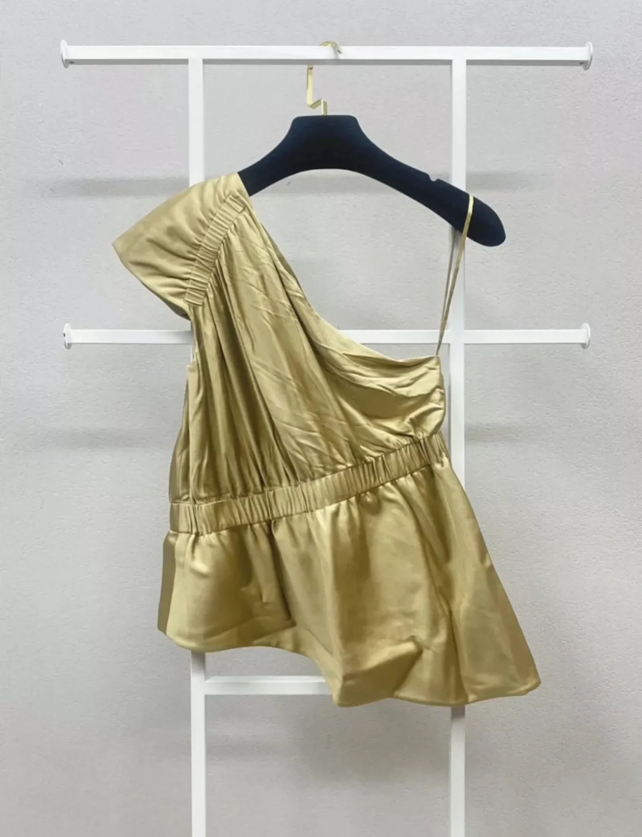 Chanel 18C Golden Beige Silk Jersey Top - Image 2