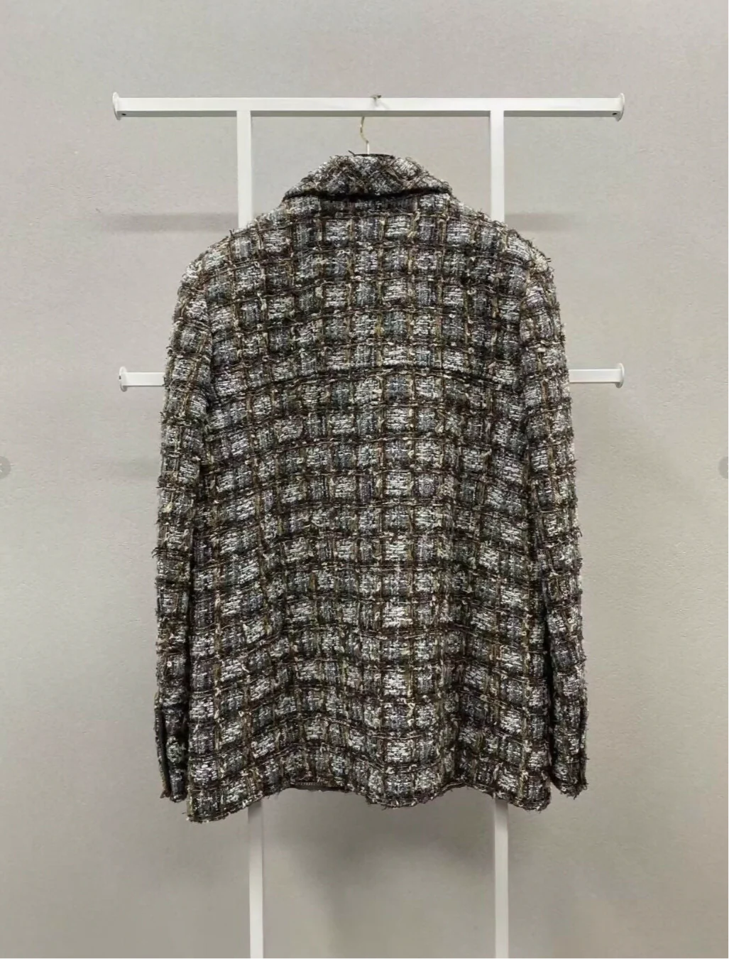 Chanel 18K grey-brown tweed jacket - Image 2