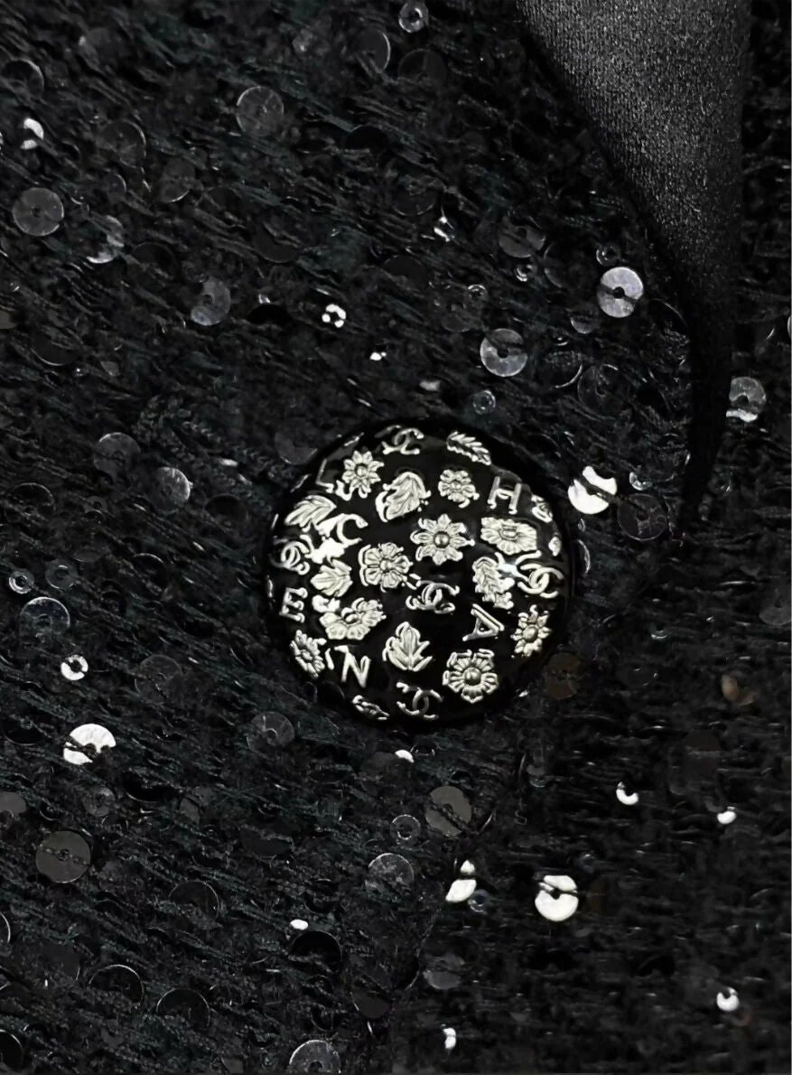 Chanel 18K Black Sequined Satin Lapel Jacket - Image 3