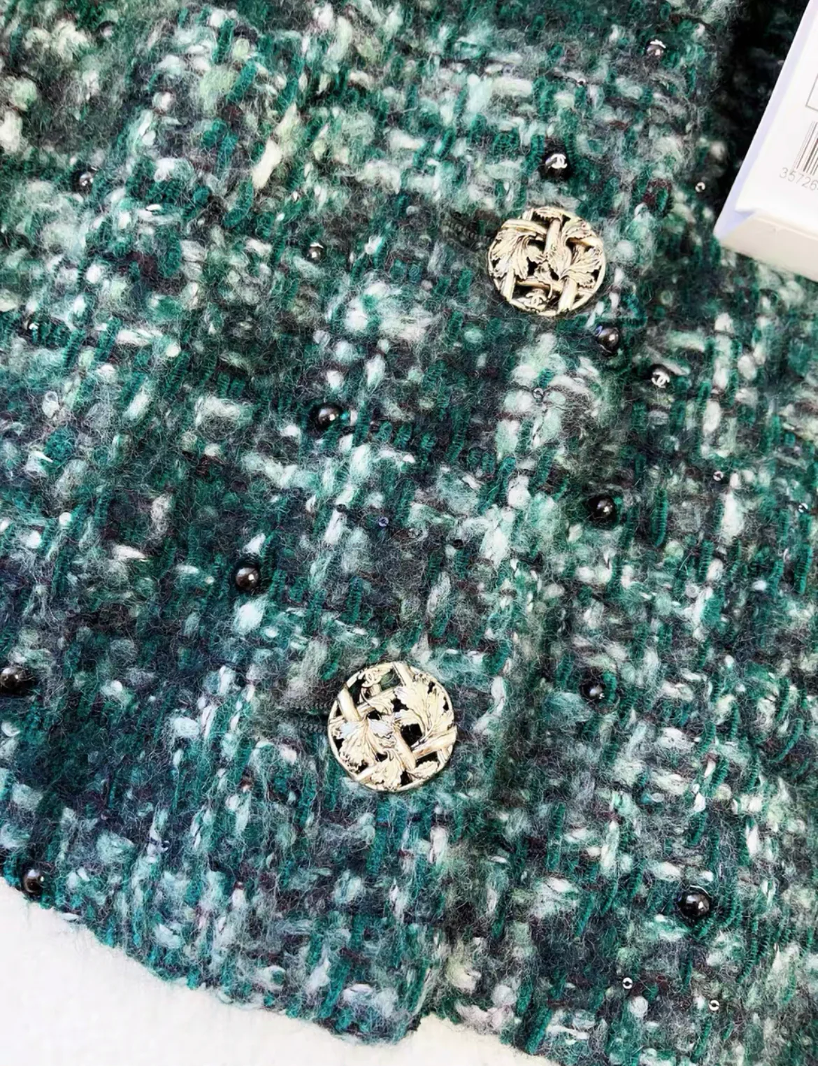 Chanel 18k Green, Black, Ecru, Cashmere Tweed Jacket size 38 - Image 3