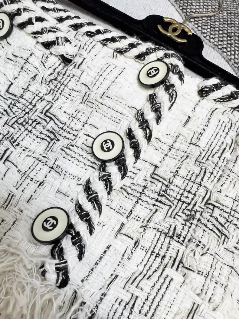 Chanel 18S Beige and Black Check Fringe Tweed Mini Skirt - Image 5