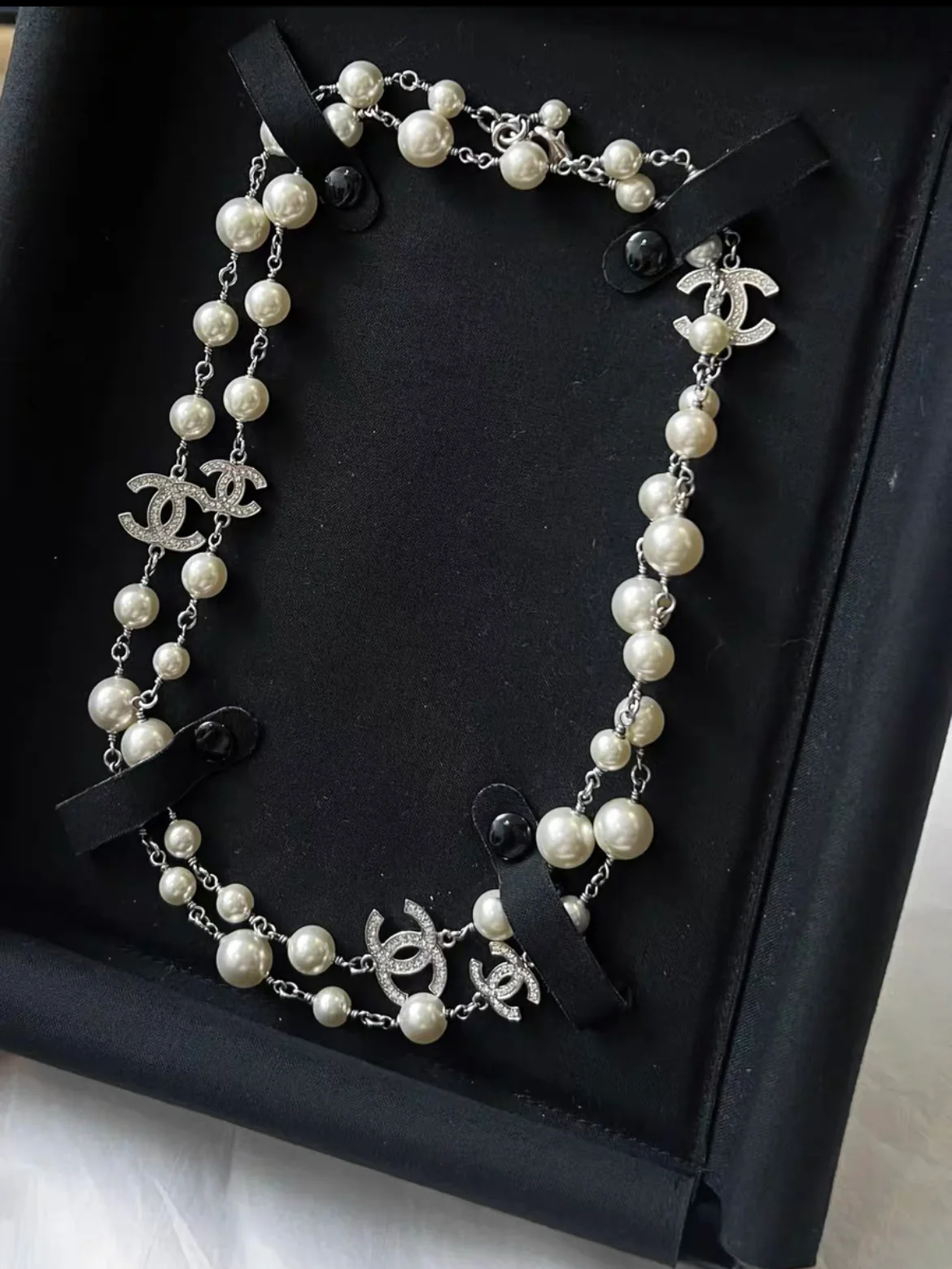 Chanel 19 CC Crystal Pearl Long Logo Necklace - Image 2