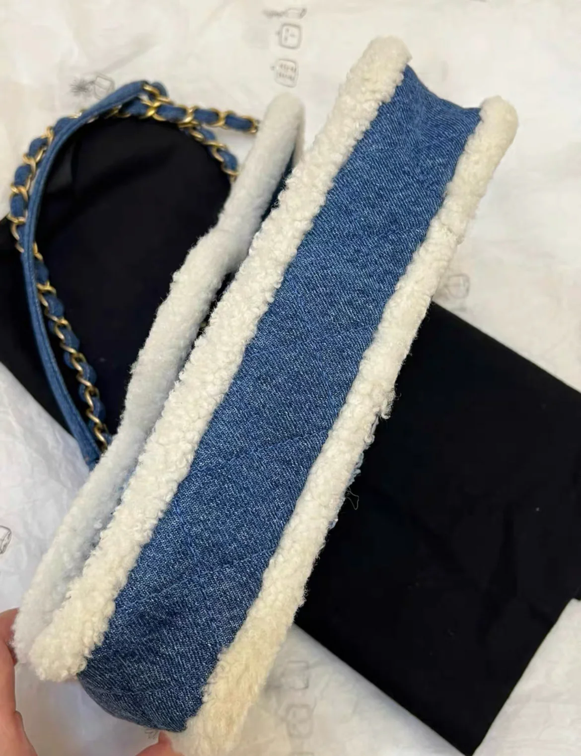 Chanel 19 Paris-Egypt Blue Denim & Shearling Hieroglyph Flap Medium - Image 5