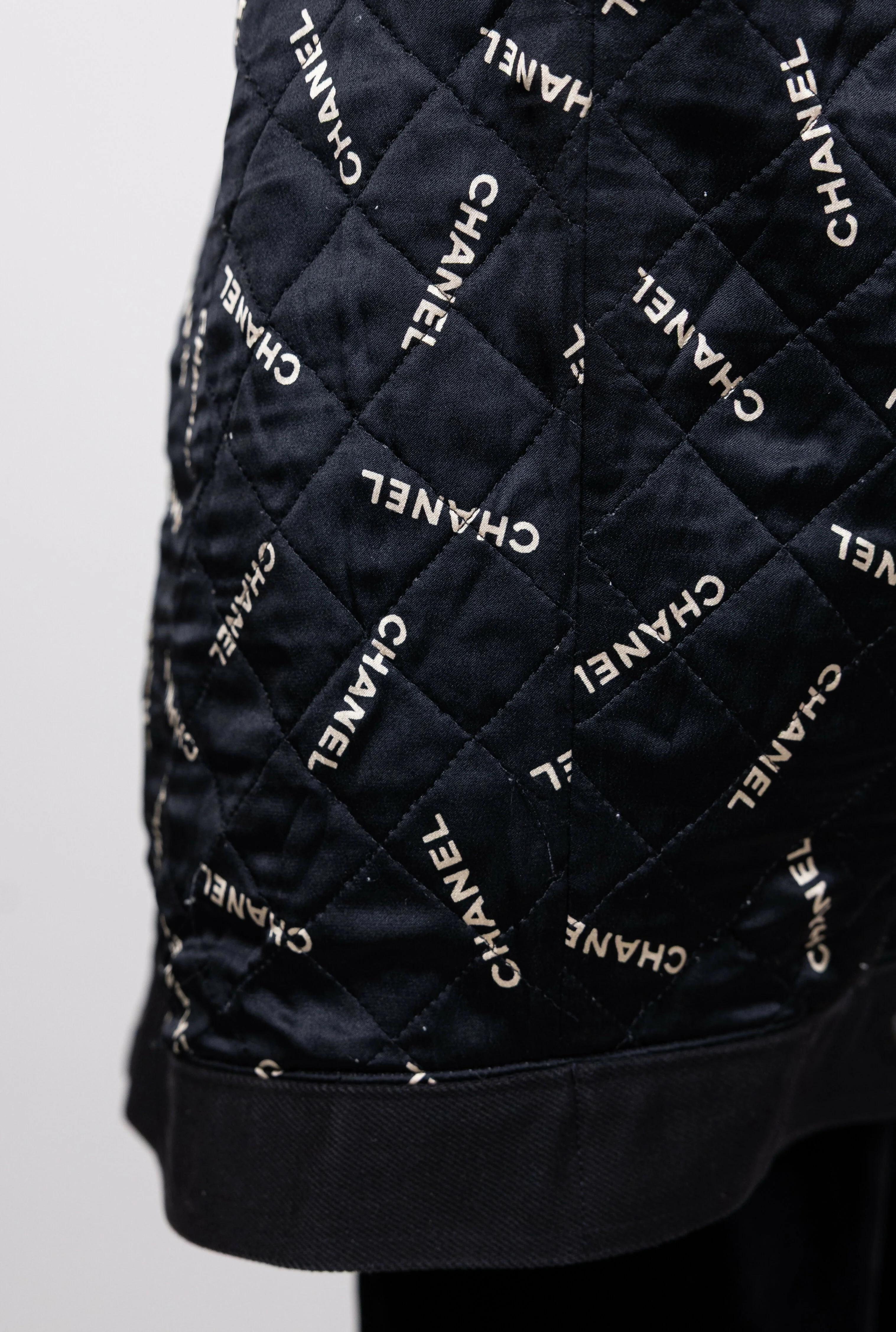 Chanel 1990s Vintage Black Denim Jacket - Image 14