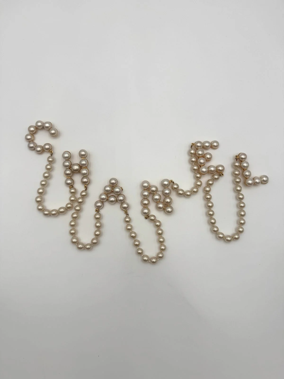 Chanel 1991 pearl letter brooch - Rare - Image 10