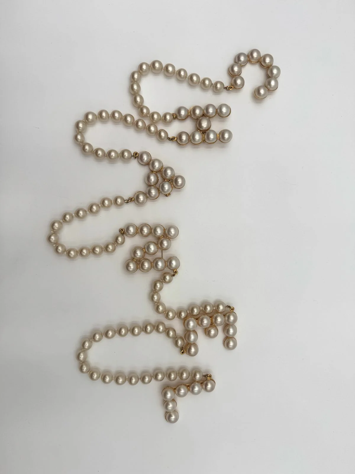 Chanel 1991 pearl letter brooch - Rare - Image 6