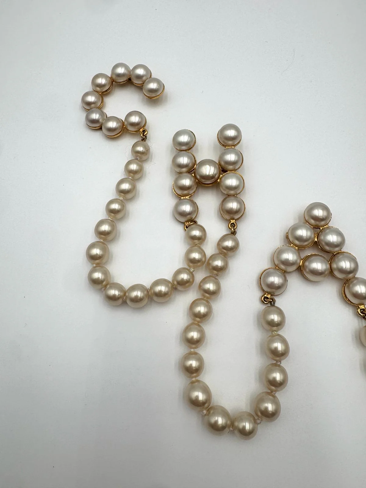 Chanel 1991 pearl letter brooch - Rare - Image 9