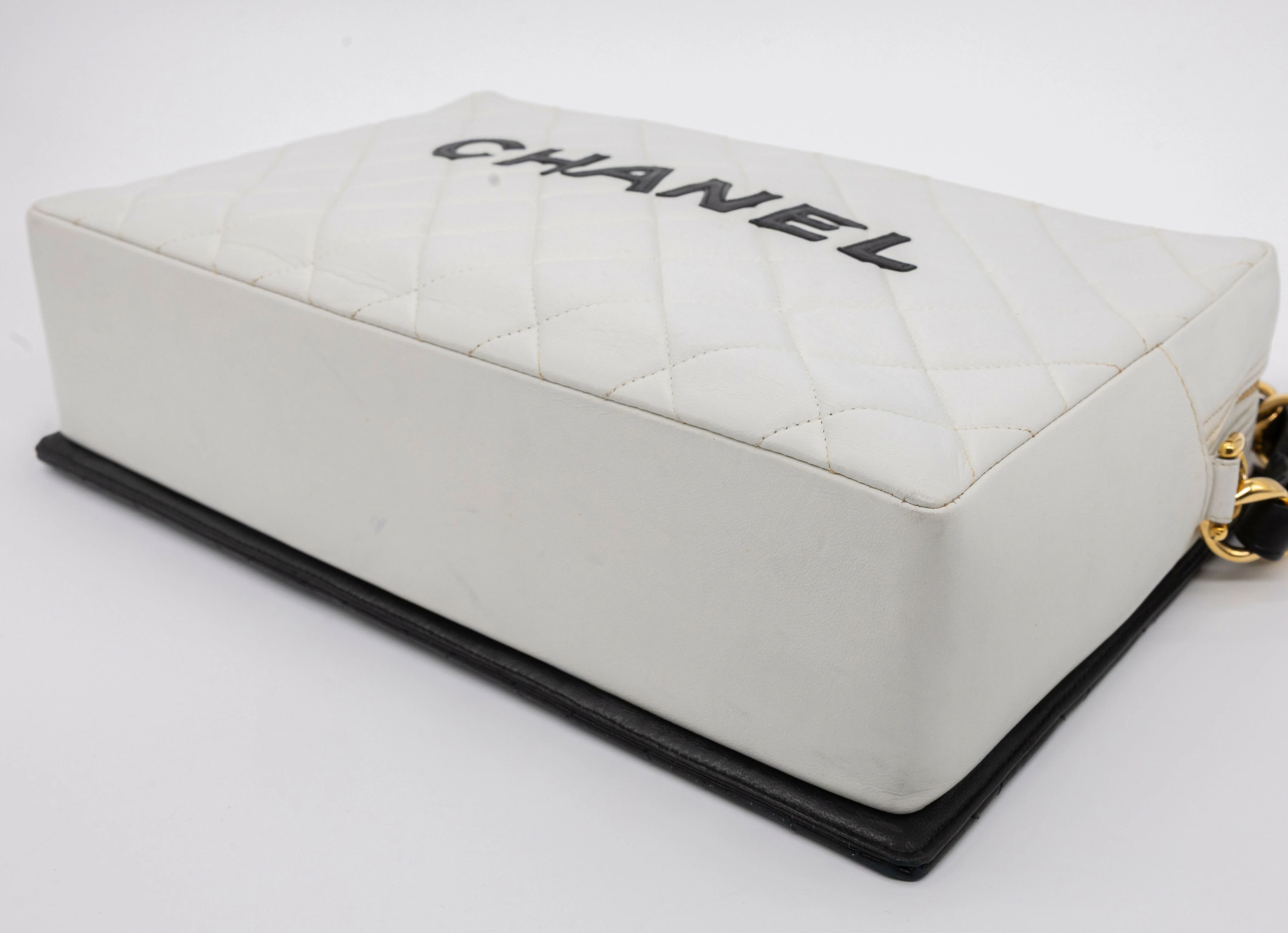 Chanel 1991 Vintage Black & White Shoulder Bag - Image 8