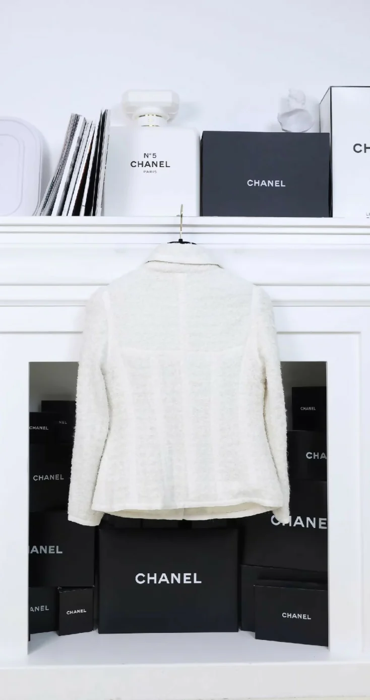 Chanel 1992 ecru camellia jacket - Image 2