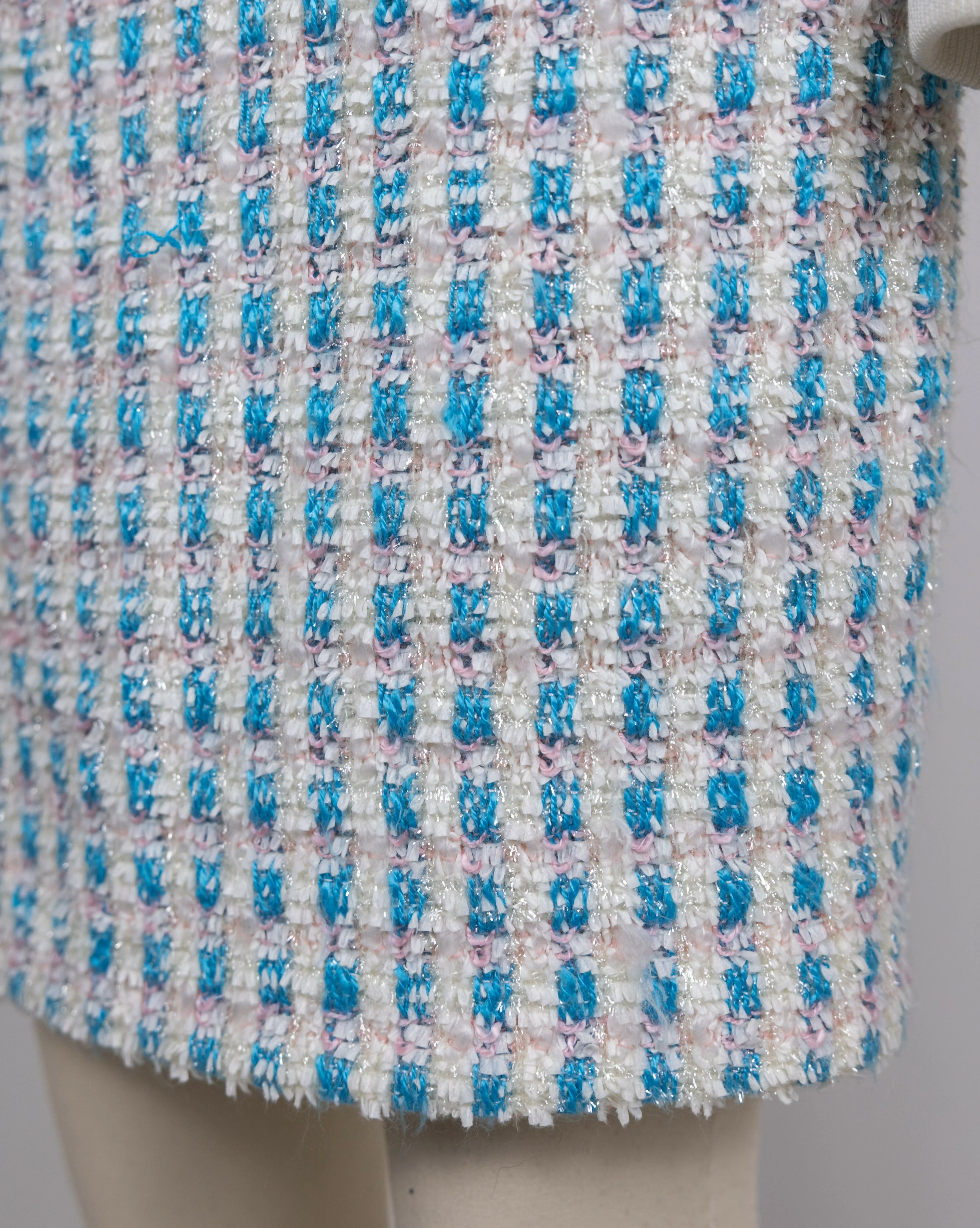 Chanel 1992 Spring/Summer Vintage Blue Tweed Skirt Set - Image 10