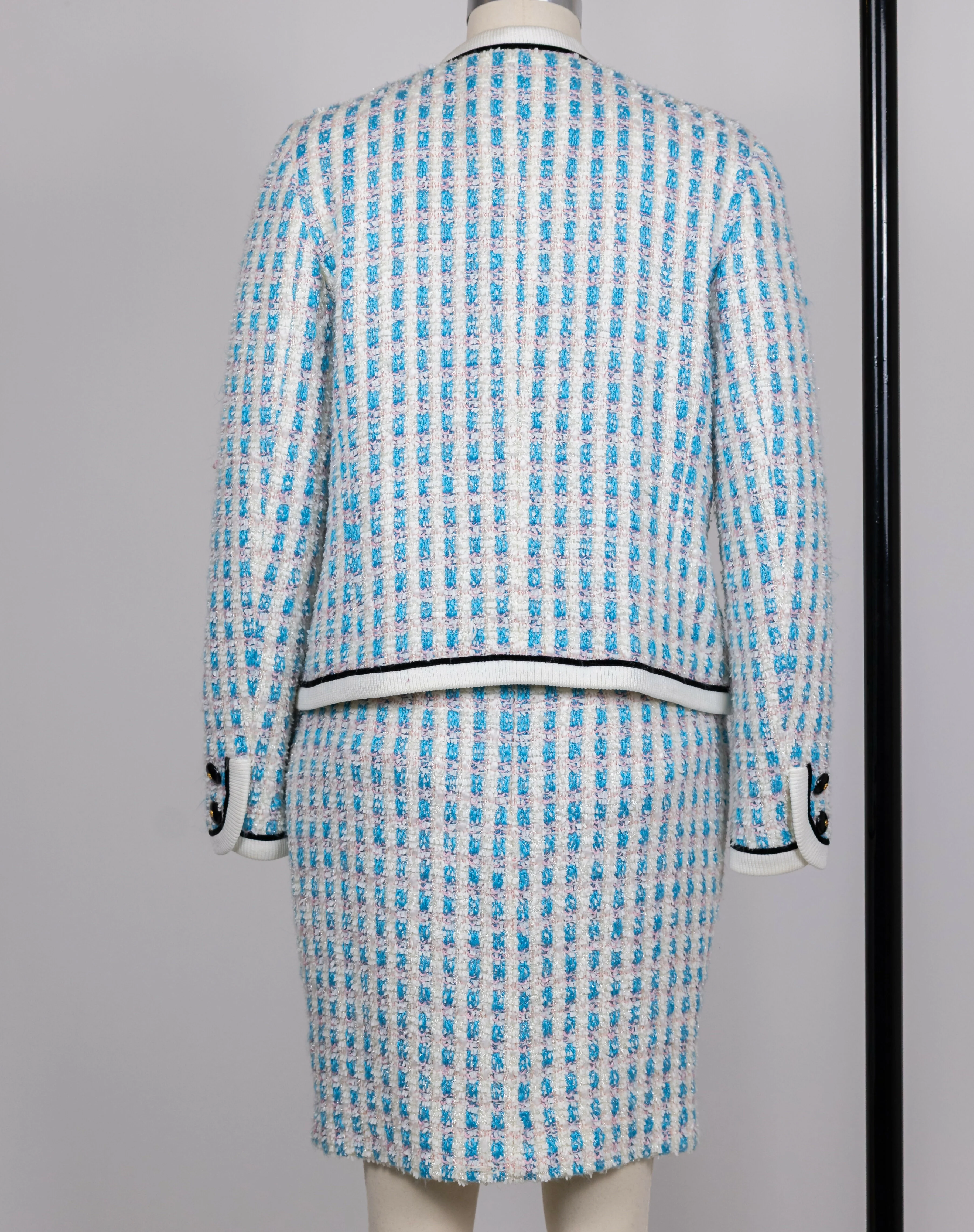 Chanel 1992 Spring/Summer Vintage Blue Tweed Skirt Set - Image 4