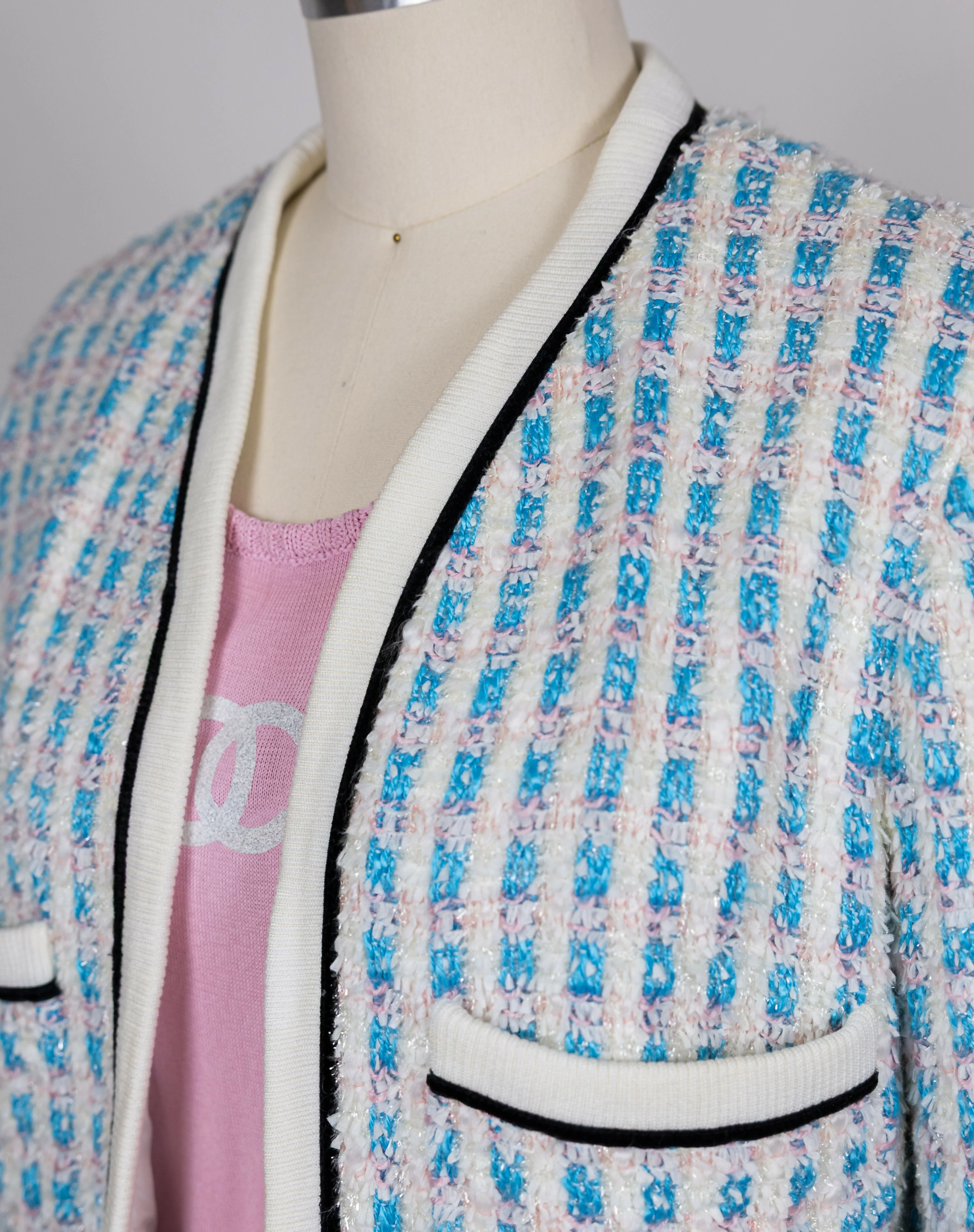 Chanel 1992 Spring/Summer Vintage Blue Tweed Skirt Set - Image 6