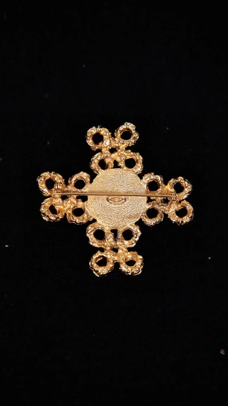 Chanel 1993 Gold Lava Green Glass Cross Brooch - Image 2