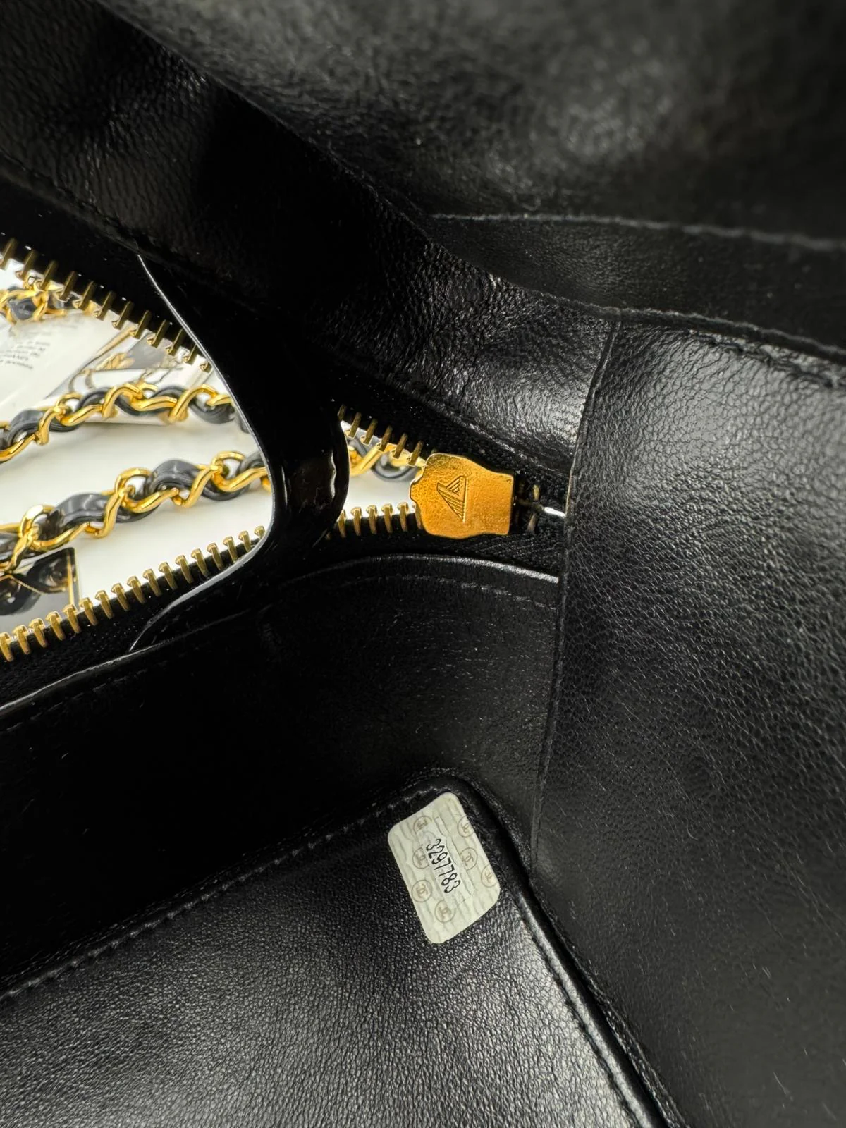 Chanel 1994-96 Black Patent Leather Large Vanity Case - Image 27
