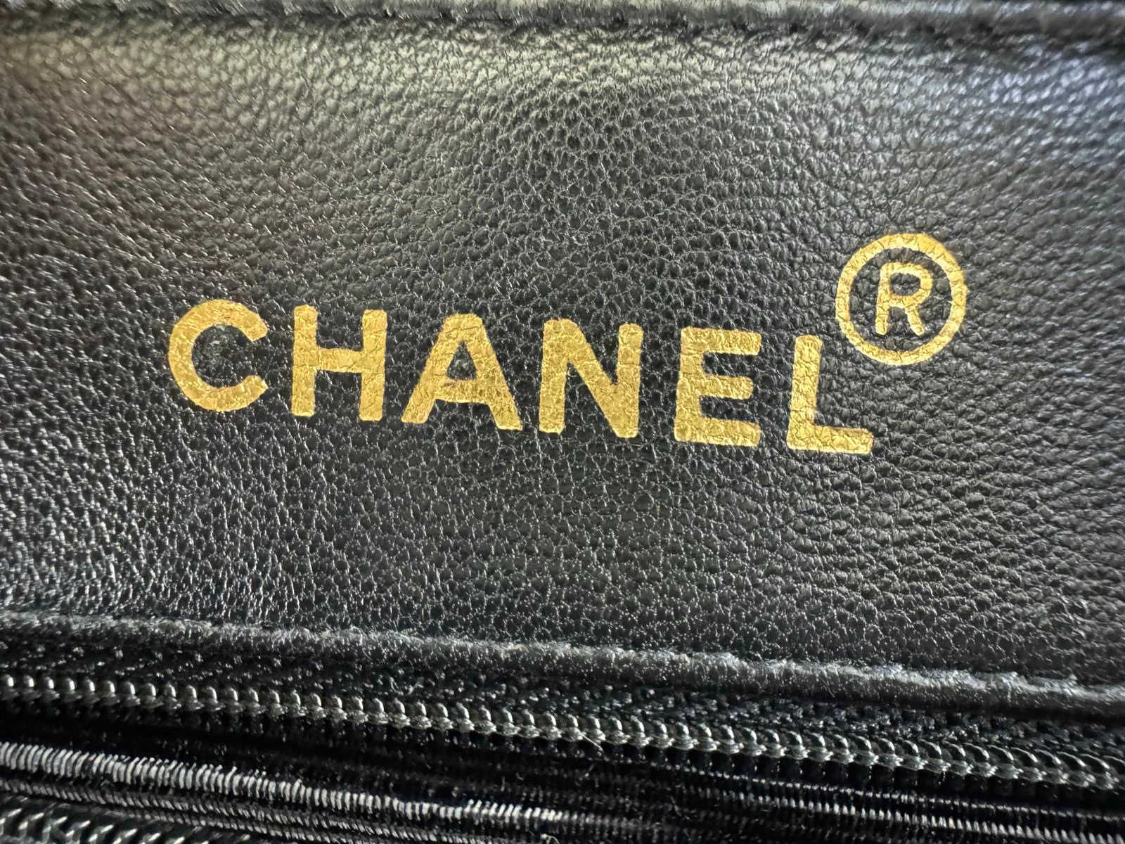 Chanel 1994-96 Black Patent Leather Large Vanity Case - Image 8