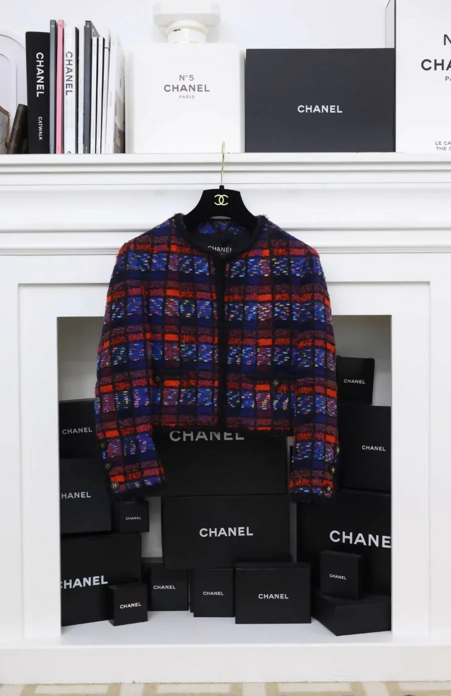 Chanel 1994 red and blue checkered jacket and vest set. - Image 2
