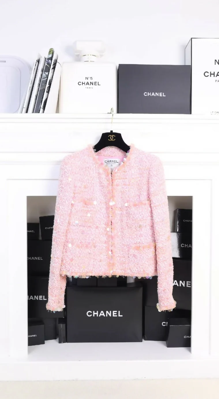 Chanel 1995 Barbie Collection pink Jacket and Skirt Set - Image 2