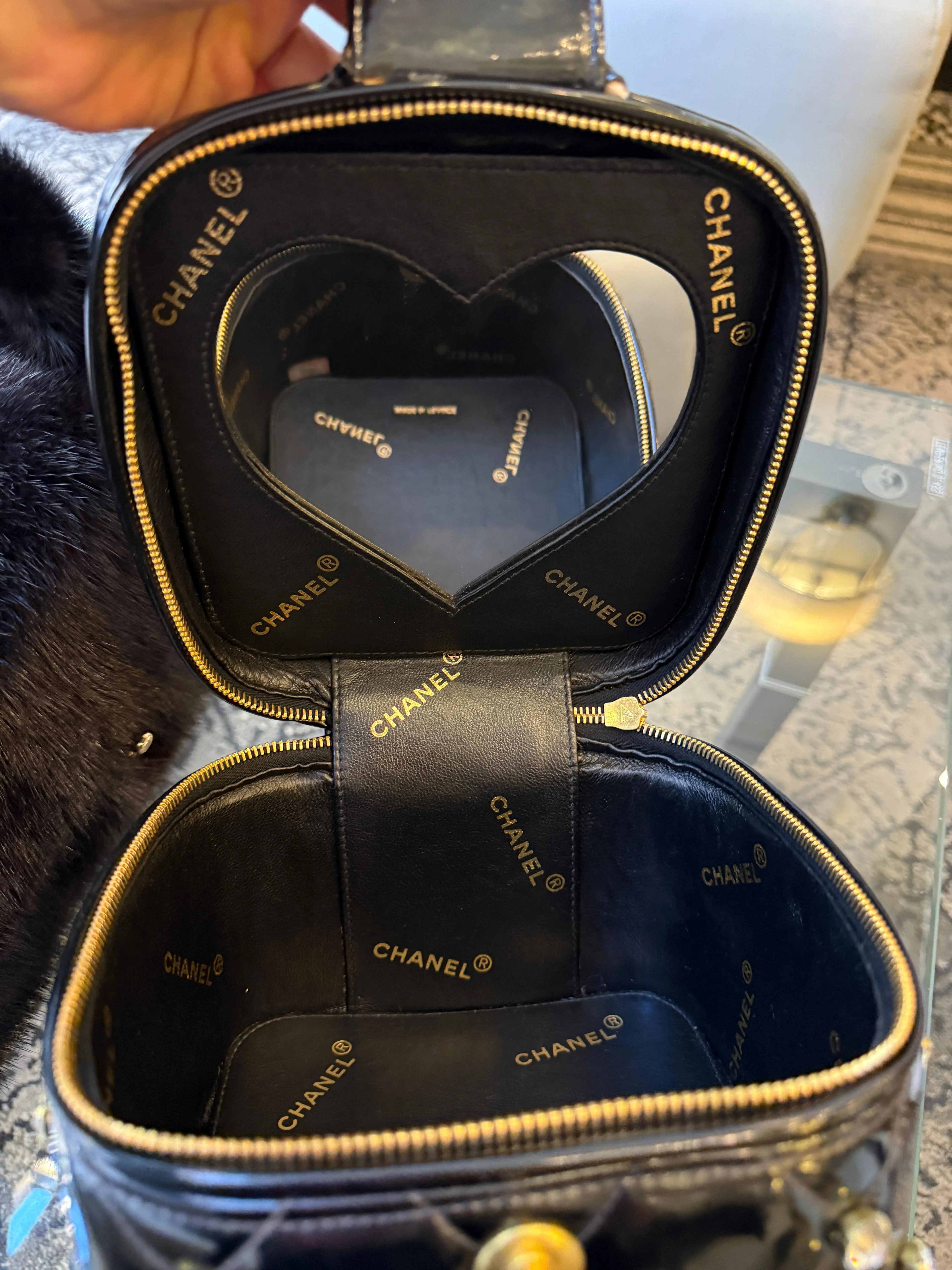 Chanel 1995 Black Patent Rhinestone Vanity Mirror Case — Ultra Rare Collector’s Piece - Image 3