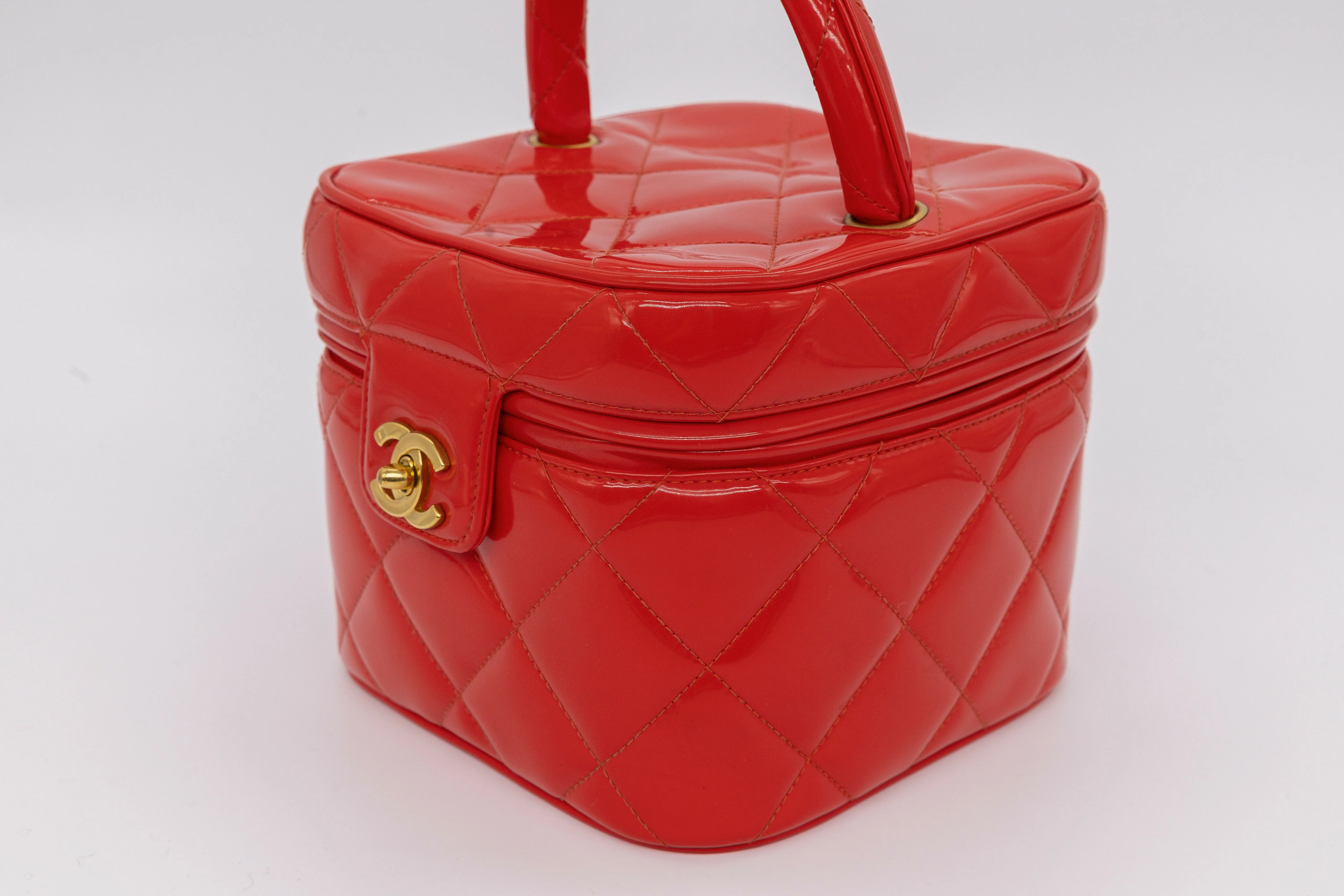 Chanel 1995 Spring/Summer Barbie Collection Chanel Red Patent Top Handle Vanity Bag - Image 5