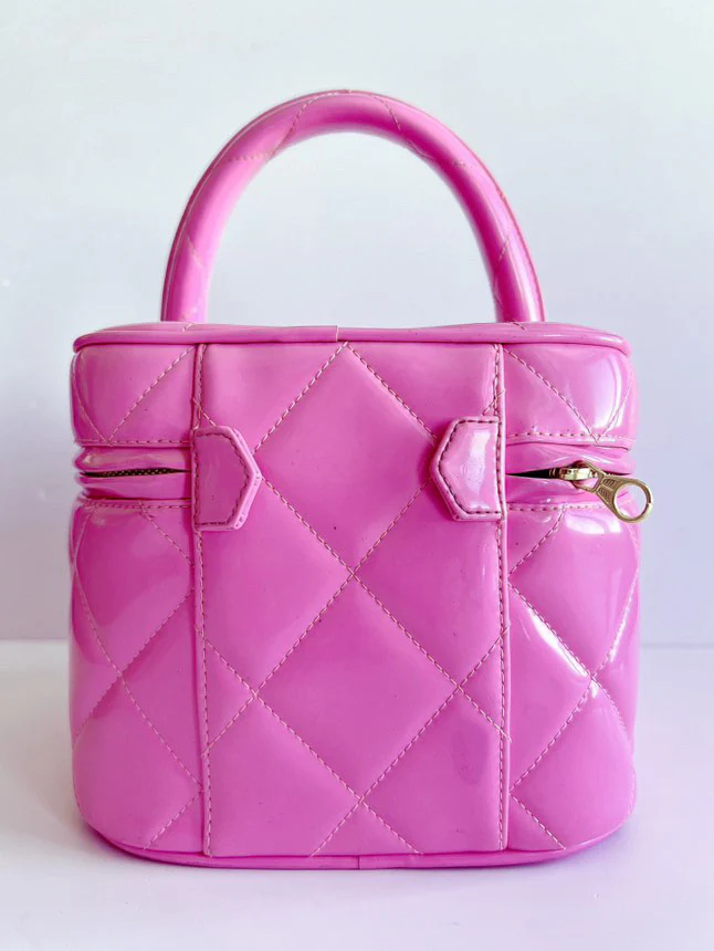 CHANEL 1995 Vintage "Barbie" Heart-Mirror Vanity Case Bag in pink - Image 2