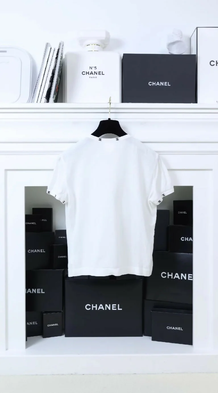 Chanel 1996 black and white CC top - Image 2