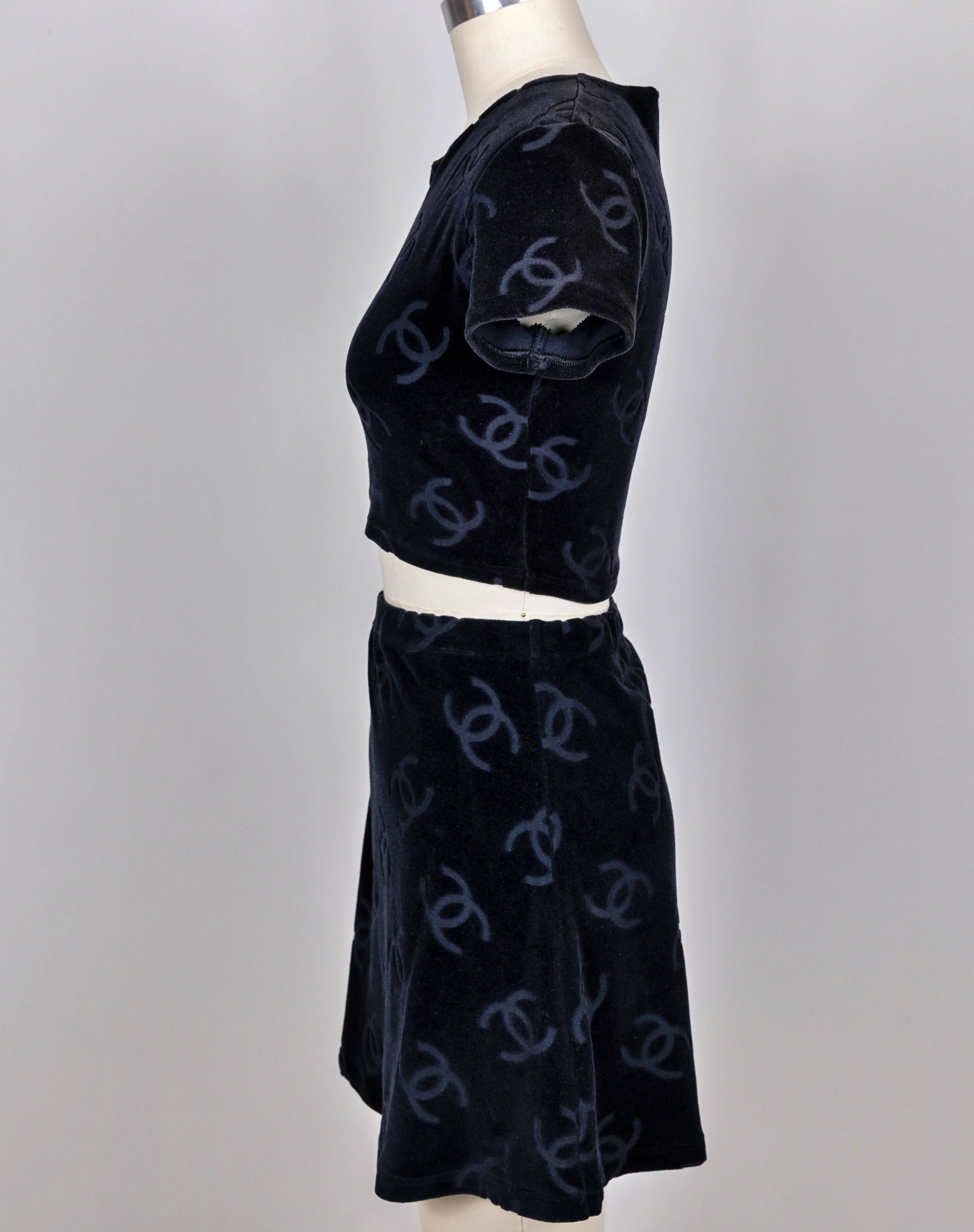Chanel 1996 Spring/Summer Vintage Black Velour Logo Skirt Set - Image 2